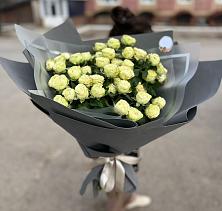 Букет Белые кустовые розы Солинеро в Межгорье